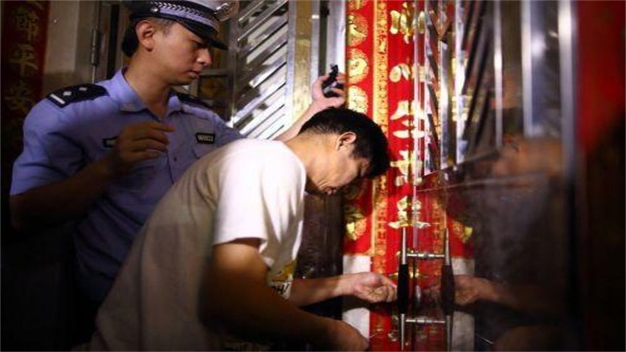 菏泽请开锁师傅开了锁后，师傅为什么一般都不进门，就算主人请也不进去？